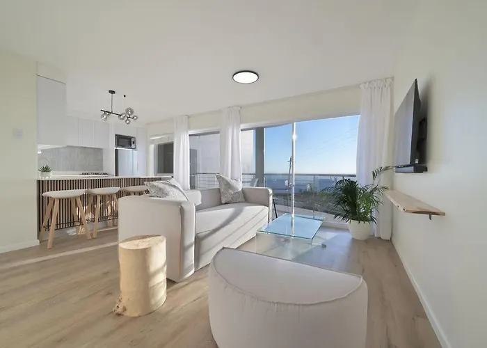 The Lighthouse - Sea View Apartment